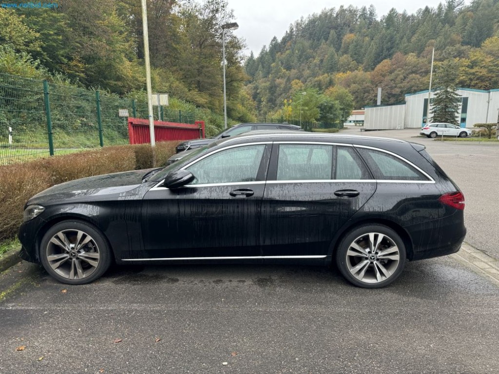 Maschinen, Warenvorräte, Lagertechnik u. Designmöbel eines Möbelherstellers-5