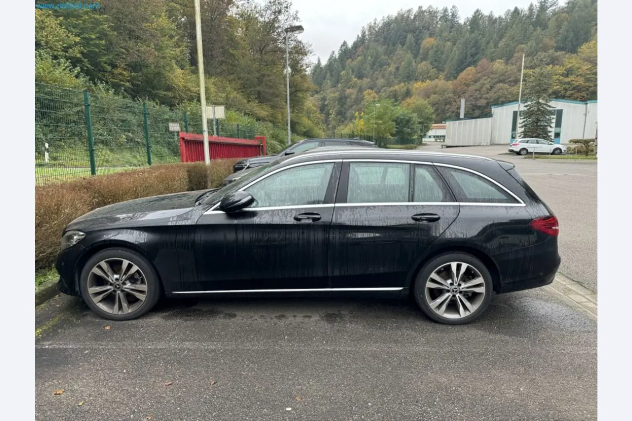 Maschinen, Warenvorräte, Lagertechnik u. Designmöbel eines Möbelherstellers-5