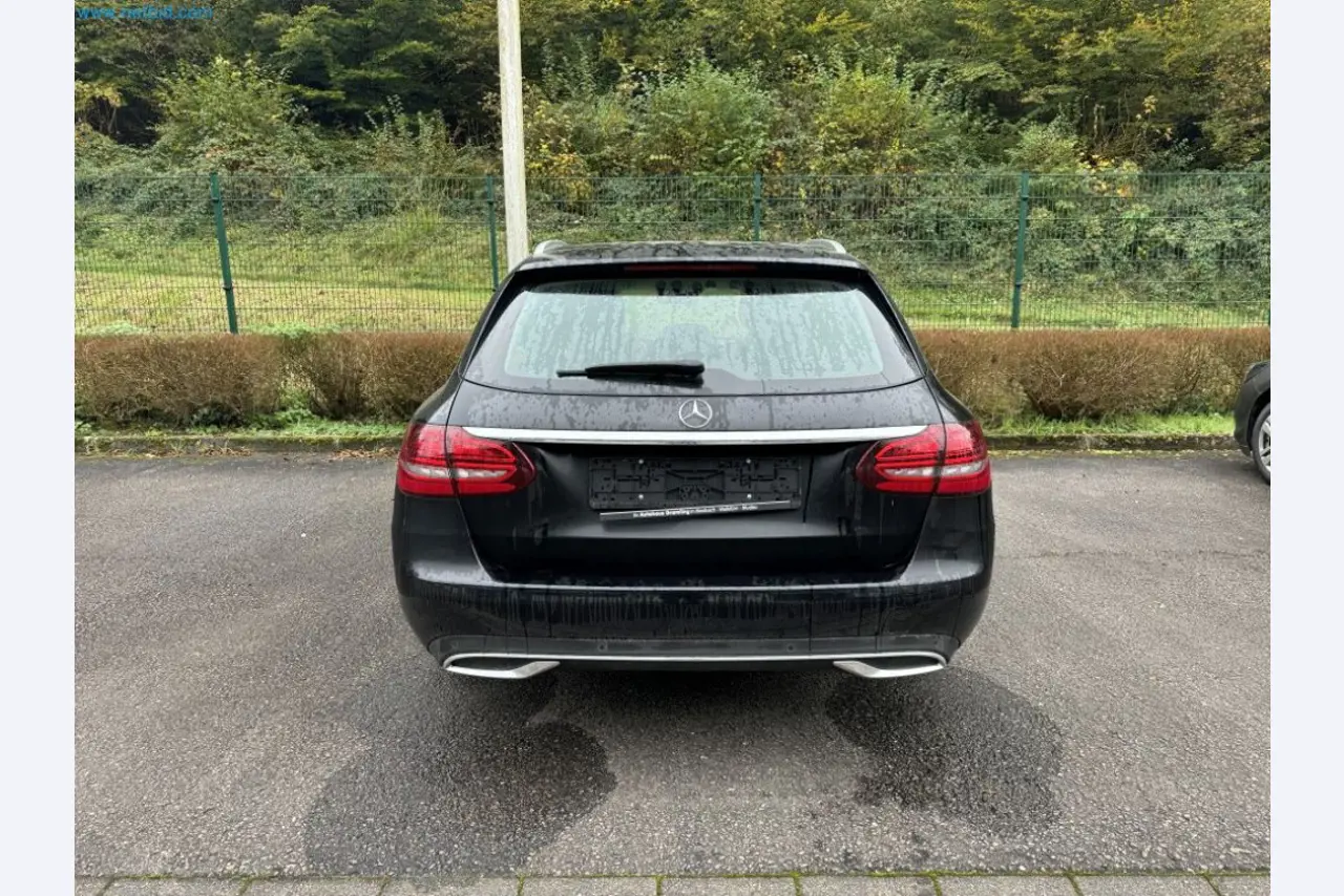 Maschinen, Warenvorräte, Lagertechnik u. Designmöbel eines Möbelherstellers-6