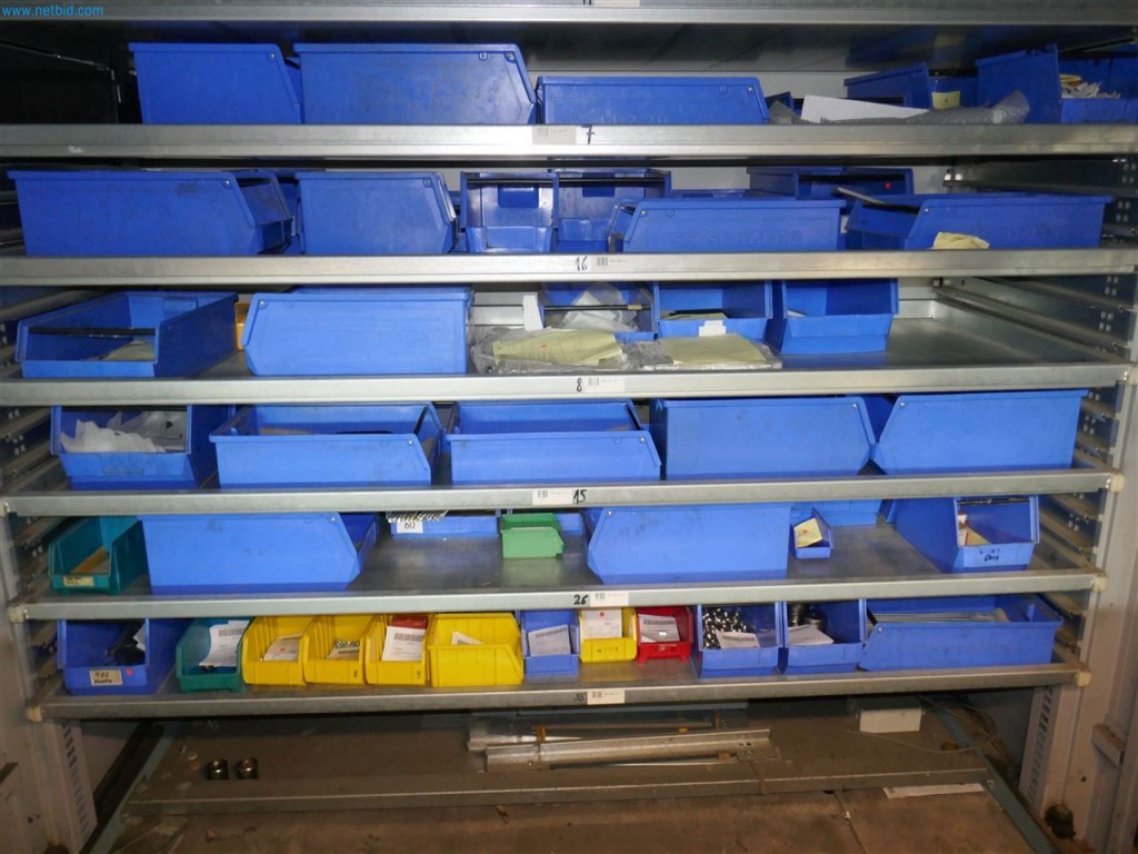 Maschinen, Warenvorräte, Lagertechnik u. Designmöbel eines Möbelherstellers-11