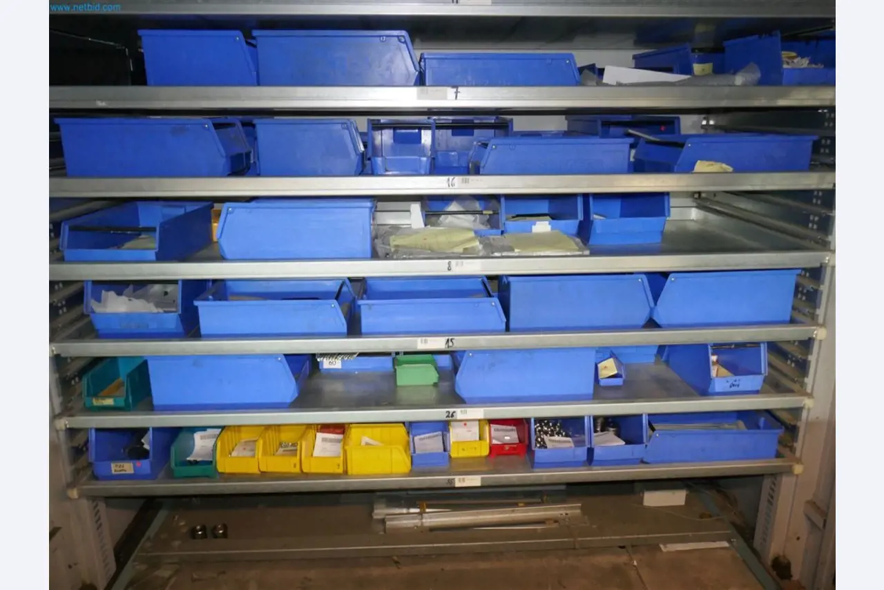 Maschinen, Warenvorräte, Lagertechnik u. Designmöbel eines Möbelherstellers-11