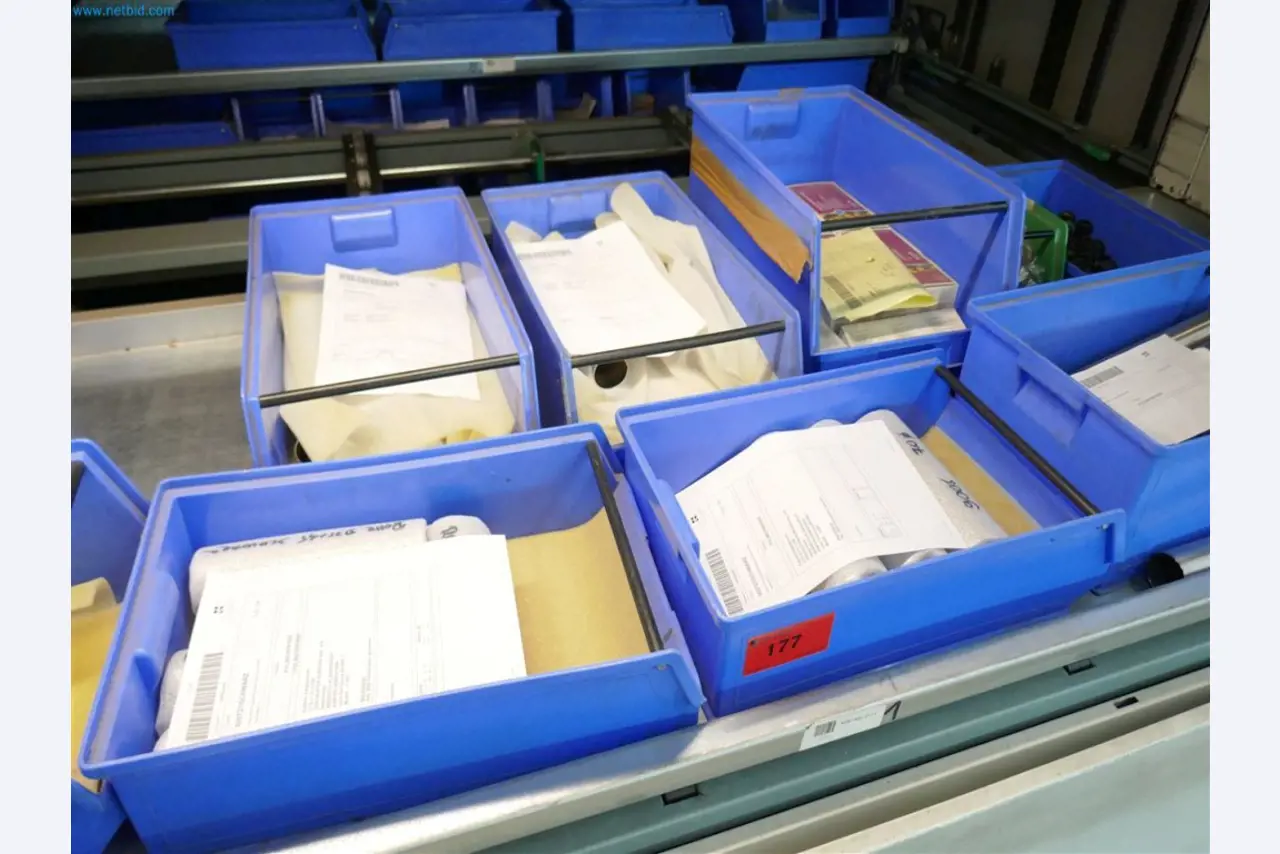 Maschinen, Warenvorräte, Lagertechnik u. Designmöbel eines Möbelherstellers-1