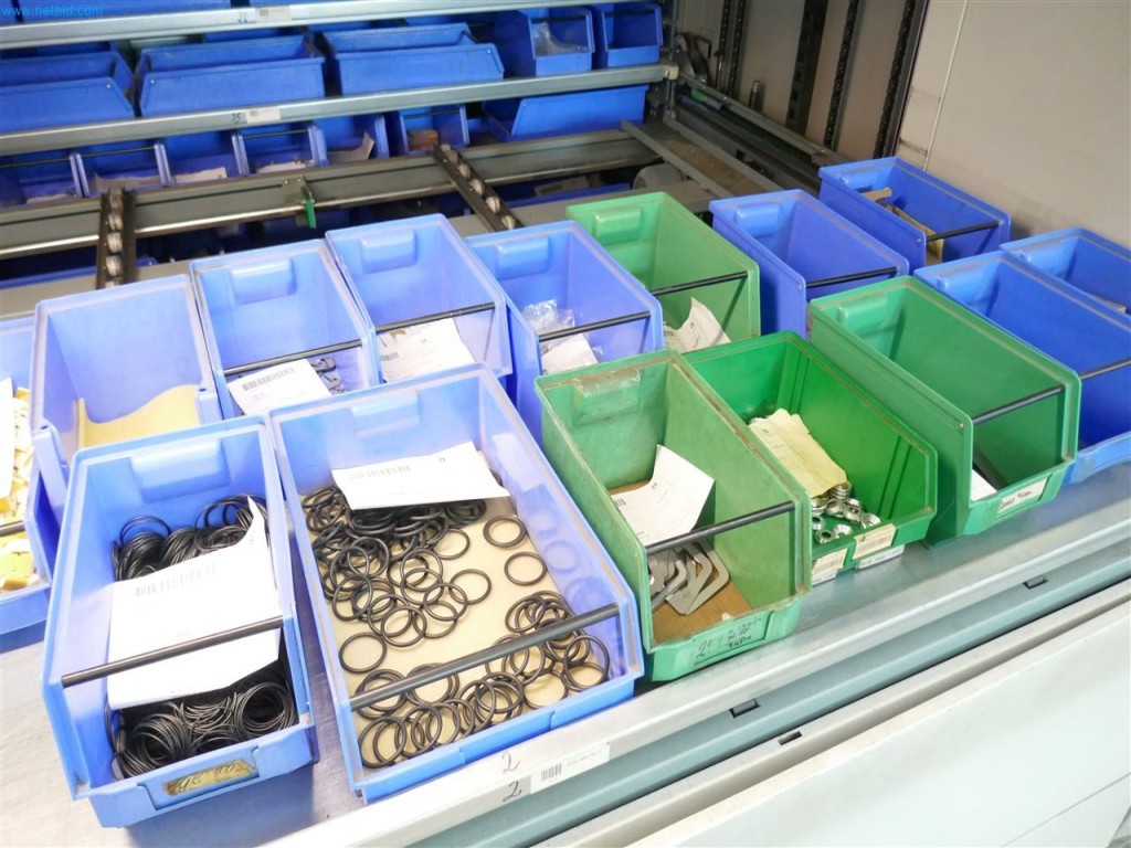 Maschinen, Warenvorräte, Lagertechnik u. Designmöbel eines Möbelherstellers-4