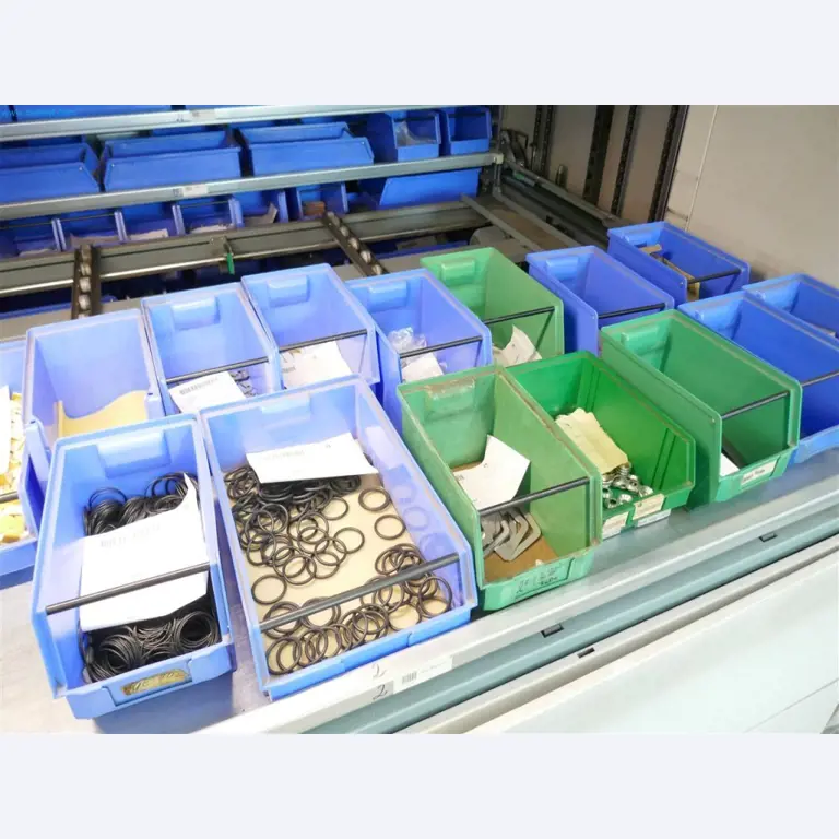 Maschinen, Warenvorräte, Lagertechnik u. Designmöbel eines Möbelherstellers-4