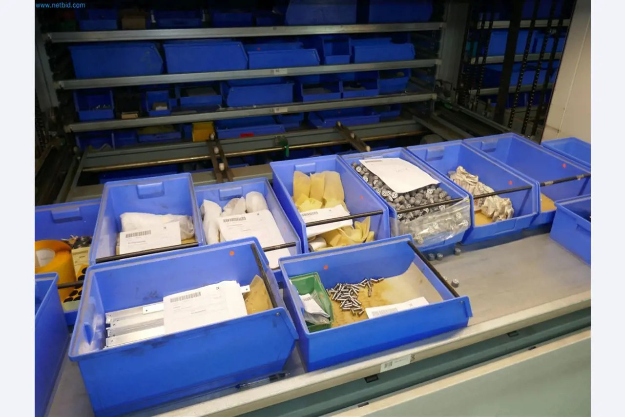 Maschinen, Warenvorräte, Lagertechnik u. Designmöbel eines Möbelherstellers-9