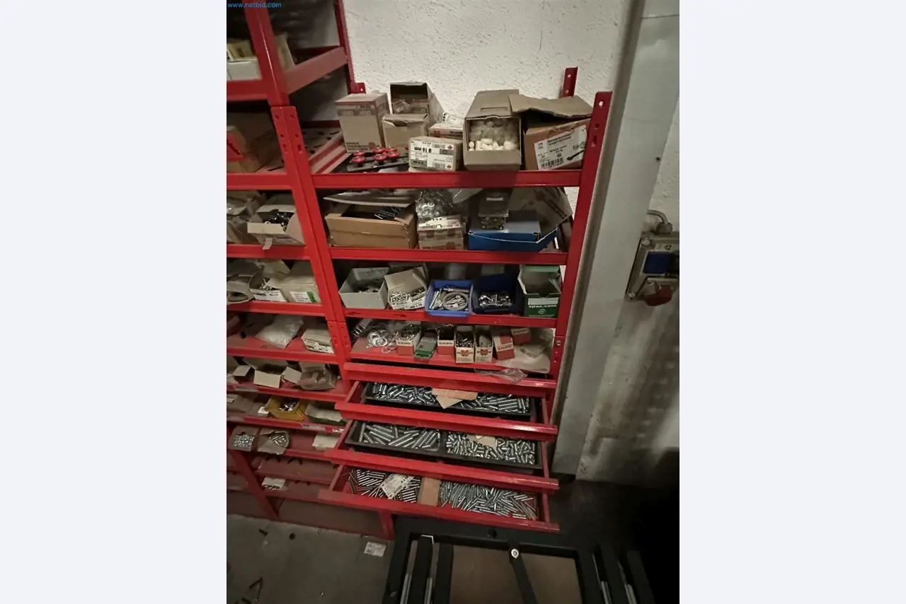 Maschinen, Warenvorräte, Lagertechnik u. Designmöbel eines Möbelherstellers-4