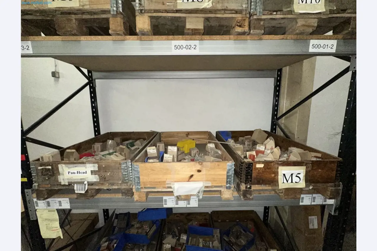 Maschinen, Warenvorräte, Lagertechnik u. Designmöbel eines Möbelherstellers-7