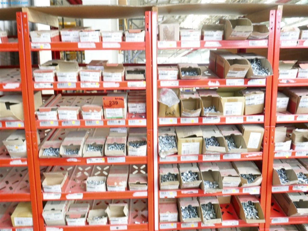 Maschinen, Warenvorräte, Lagertechnik u. Designmöbel eines Möbelherstellers-3