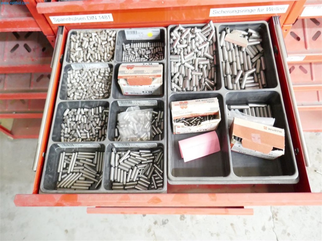 Maschinen, Warenvorräte, Lagertechnik u. Designmöbel eines Möbelherstellers-5