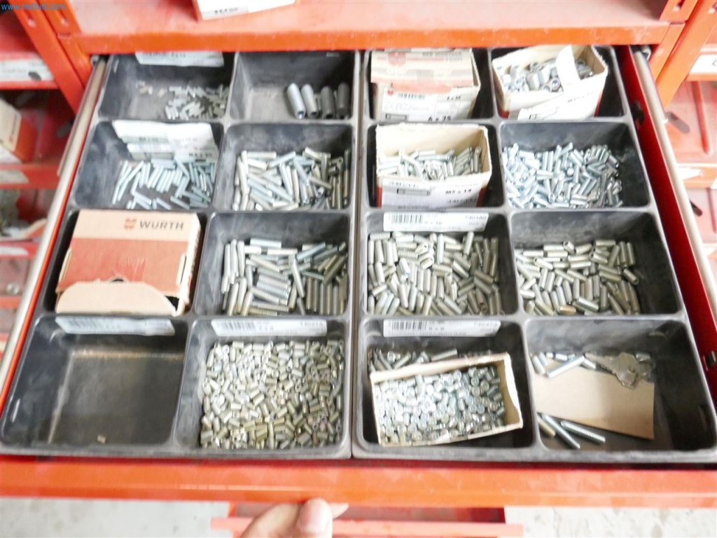 Maschinen, Warenvorräte, Lagertechnik u. Designmöbel eines Möbelherstellers-7