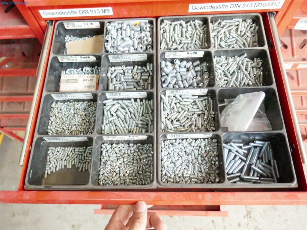 Maschinen, Warenvorräte, Lagertechnik u. Designmöbel eines Möbelherstellers-8