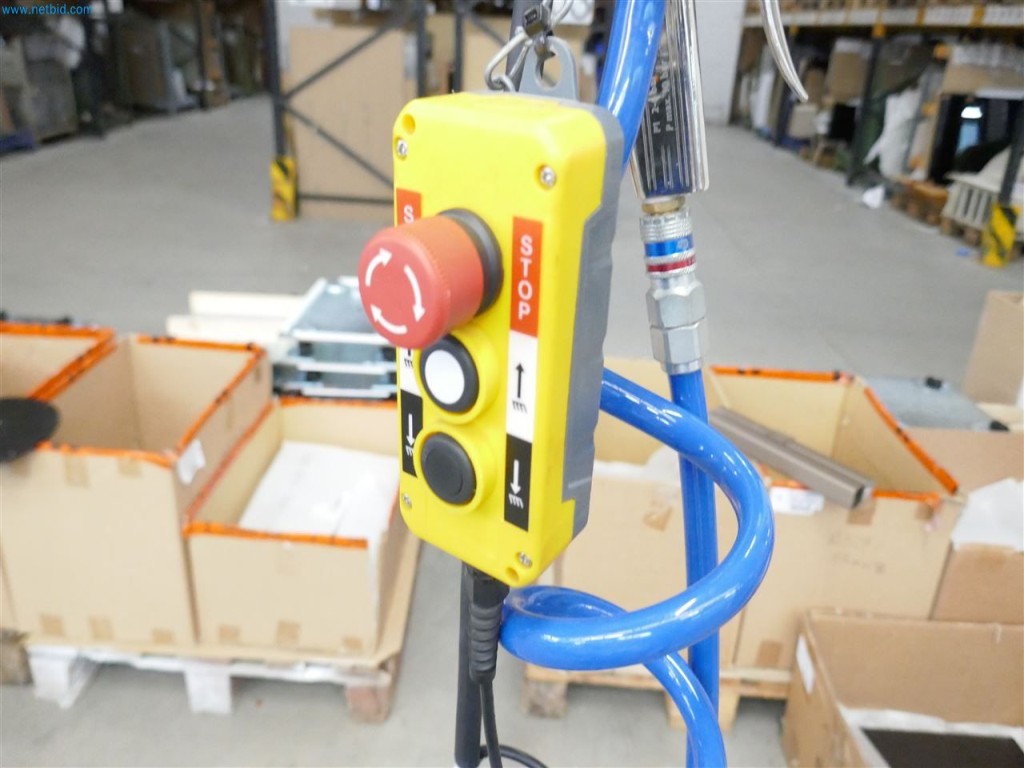 Maschinen, Warenvorräte, Lagertechnik u. Designmöbel eines Möbelherstellers-3