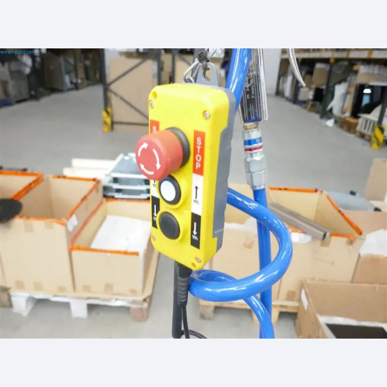 Maschinen, Warenvorräte, Lagertechnik u. Designmöbel eines Möbelherstellers-3