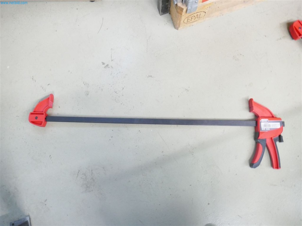 Maschinen, Warenvorräte, Lagertechnik u. Designmöbel eines Möbelherstellers-3