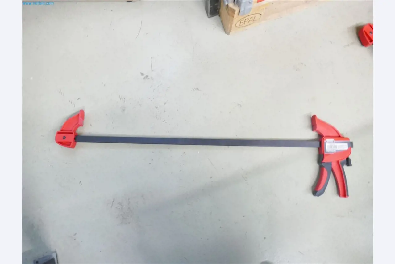 Maschinen, Warenvorräte, Lagertechnik u. Designmöbel eines Möbelherstellers-3