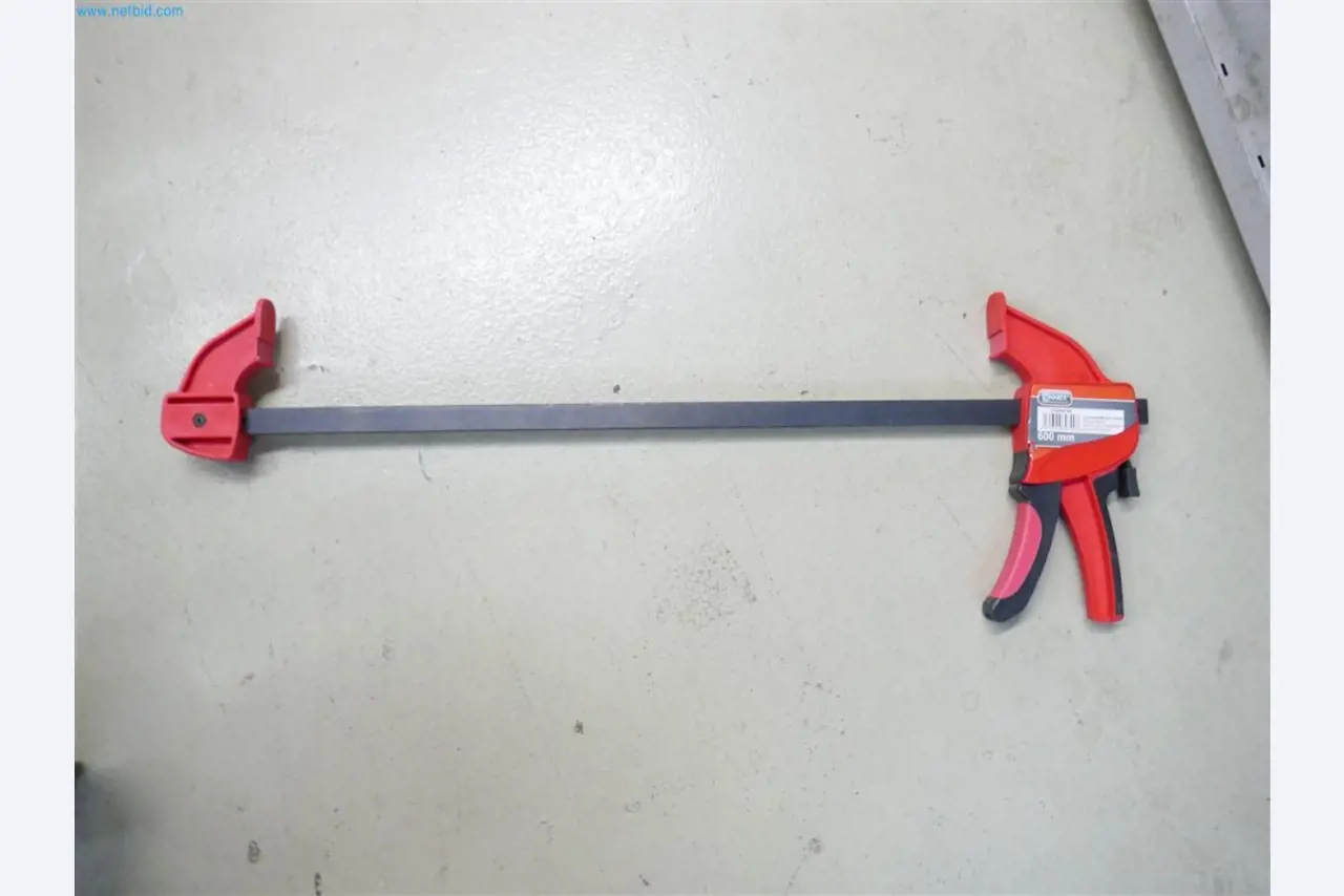 Maschinen, Warenvorräte, Lagertechnik u. Designmöbel eines Möbelherstellers-4