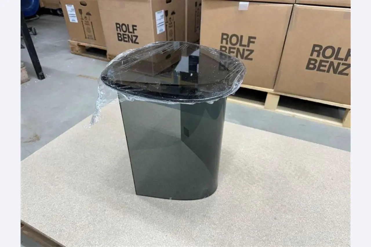 Maschinen, Warenvorräte, Lagertechnik u. Designmöbel eines Möbelherstellers-1