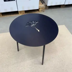 50 Design-Beistelltische lt. Foto EMBOSS