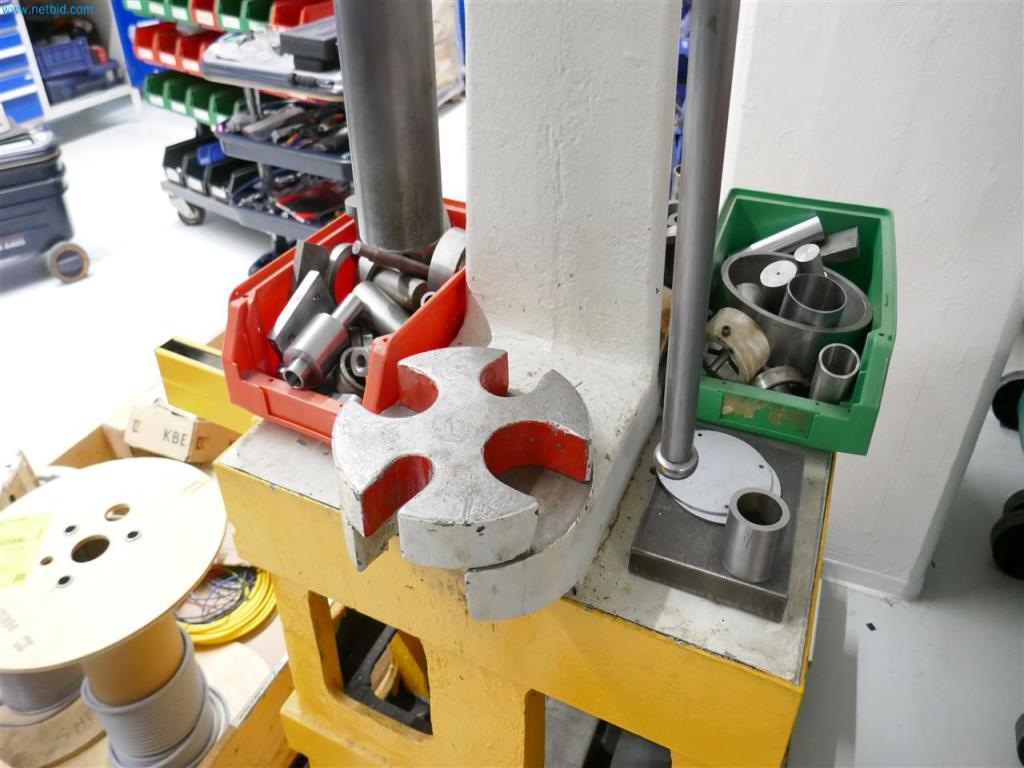 Maschinen aus dem Bereich Maschinen- und Anlagenbau-3