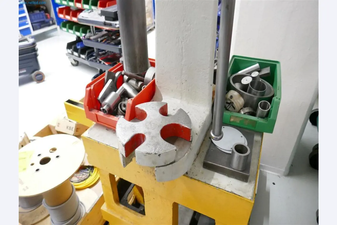 Maschinen aus dem Bereich Maschinen- und Anlagenbau-3