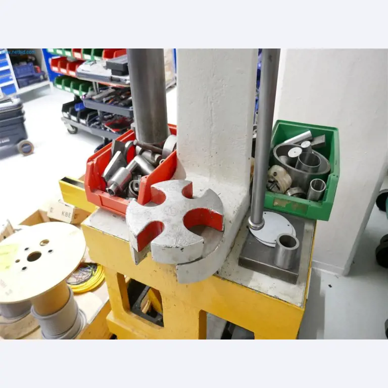 Maschinen aus dem Bereich Maschinen- und Anlagenbau-3