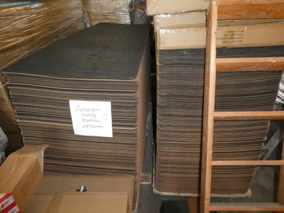 Machines et biens de consommation d'une agence de design-6