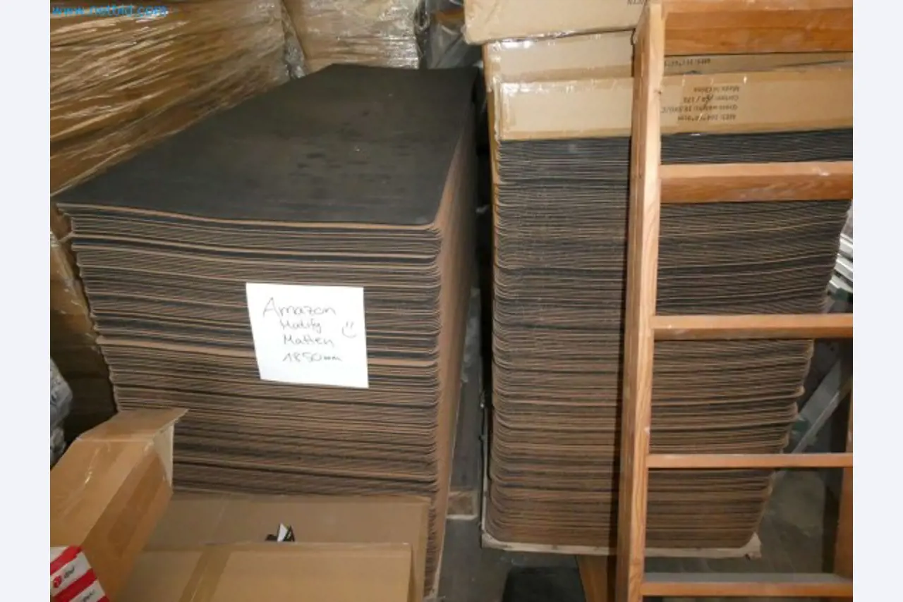 Machines et biens de consommation d'une agence de design-6