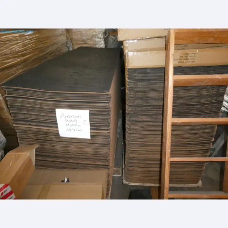 Machines et biens de consommation d'une agence de design-6