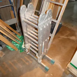 Aluminum trestle ladder