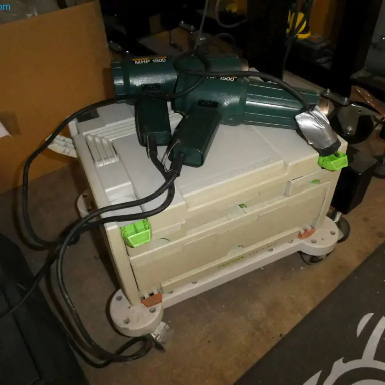 3 Hot air blow dryers