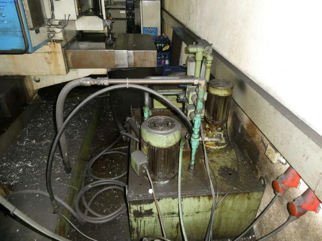 Soustruhy a frézky, malé stroje, dílenské vybavení-17