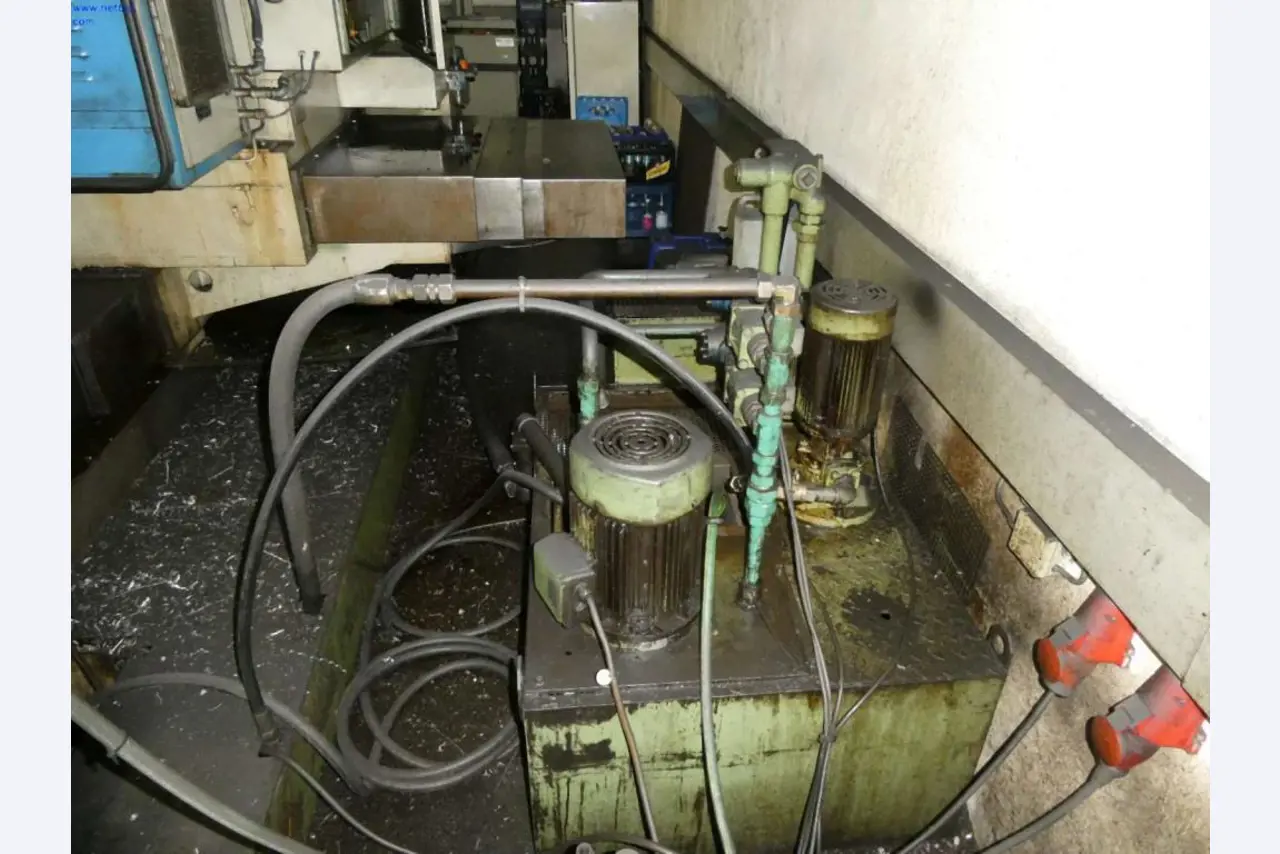 Lathes and milling machines, small machines, workshop equipment-17