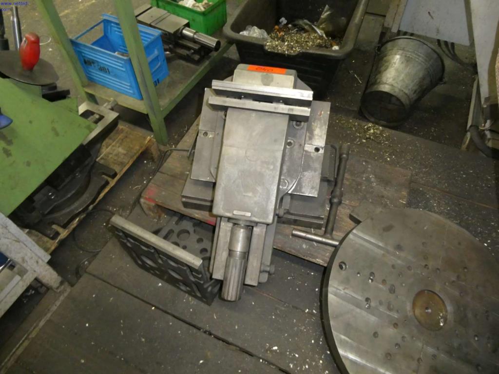 Soustruhy a frézky, malé stroje, dílenské vybavení-11