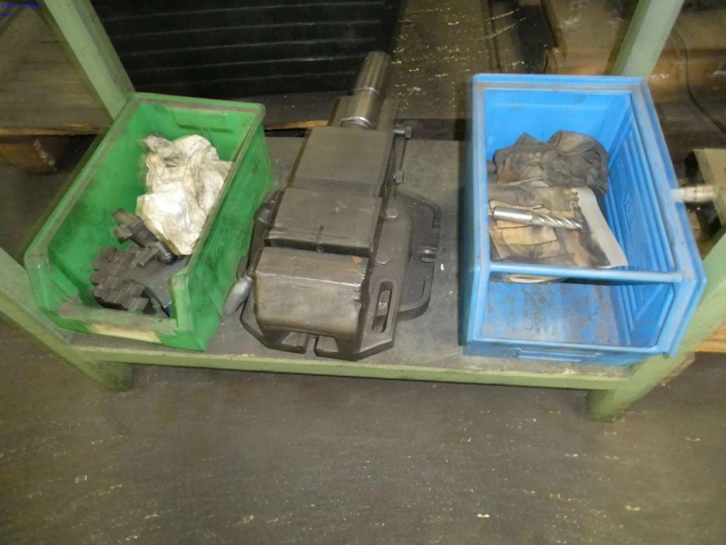 Soustruhy a frézky, malé stroje, dílenské vybavení-13