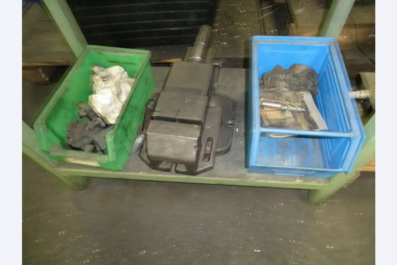 Tokarki i frezarki, małe maszyny, sprzęt warsztatowy-13