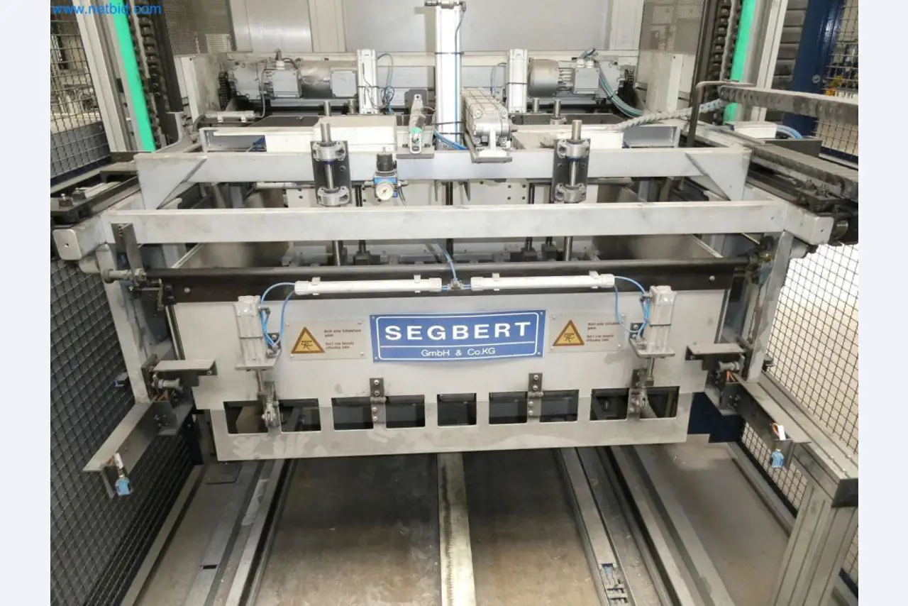 Equipamiento operativo y de oficina de una imprenta-11