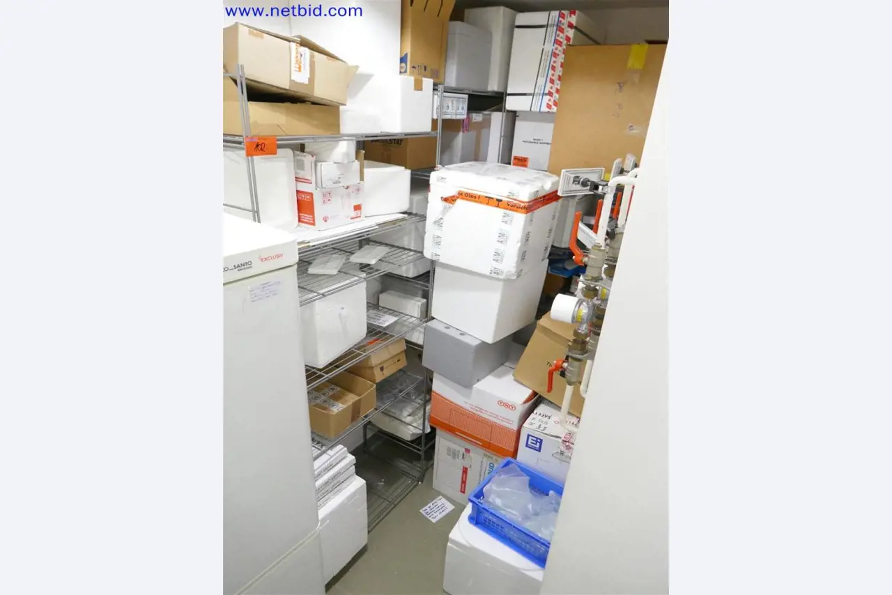 Well-maintained and extensive laboratory equipment-1