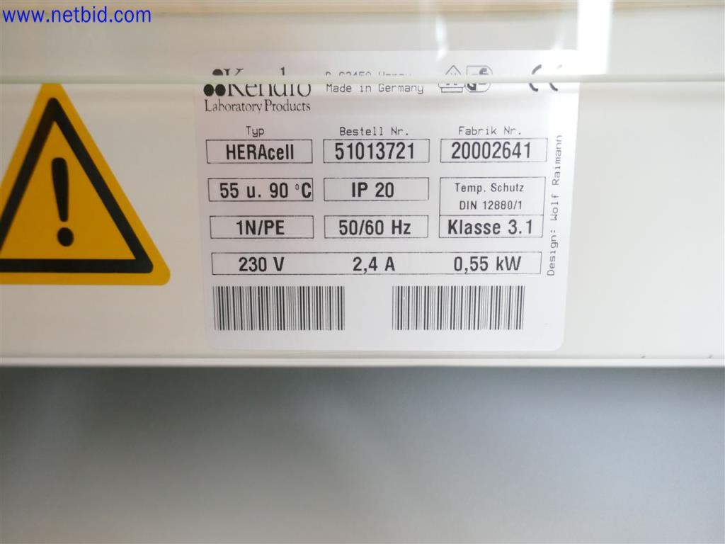 Dobře udržované a rozsáhlé laboratorní vybavení-3