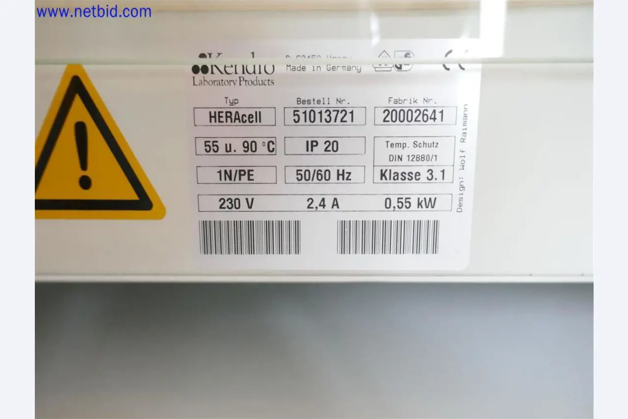 Equipos de laboratorio amplios y en buen estado-3