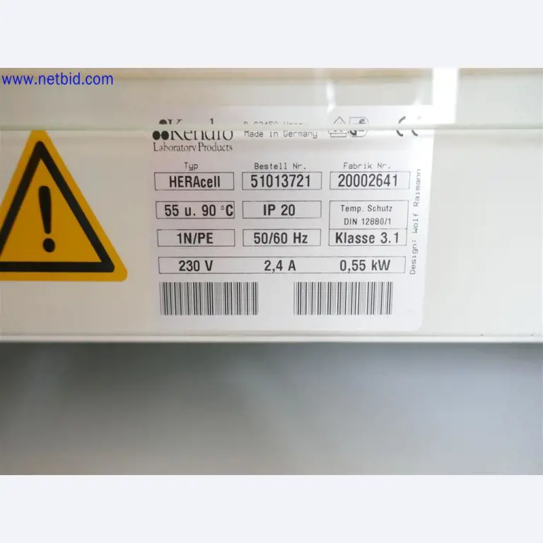 Equipos de laboratorio amplios y en buen estado-3