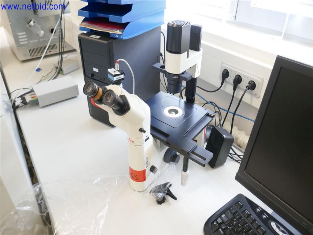 Equipos de laboratorio amplios y en buen estado-1