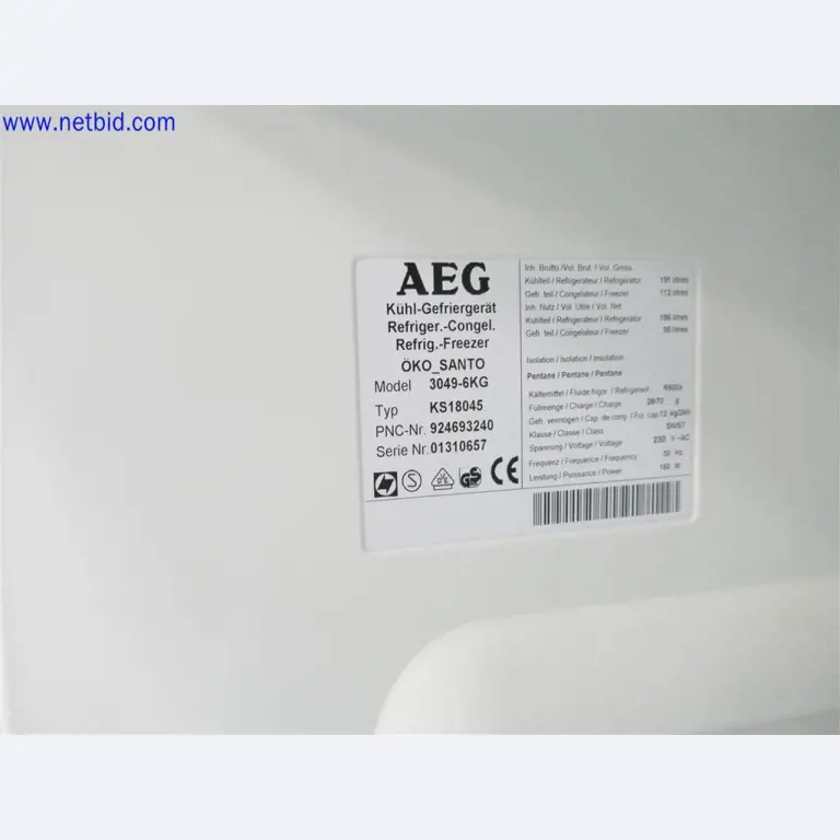 Dobře udržované a rozsáhlé laboratorní vybavení-2