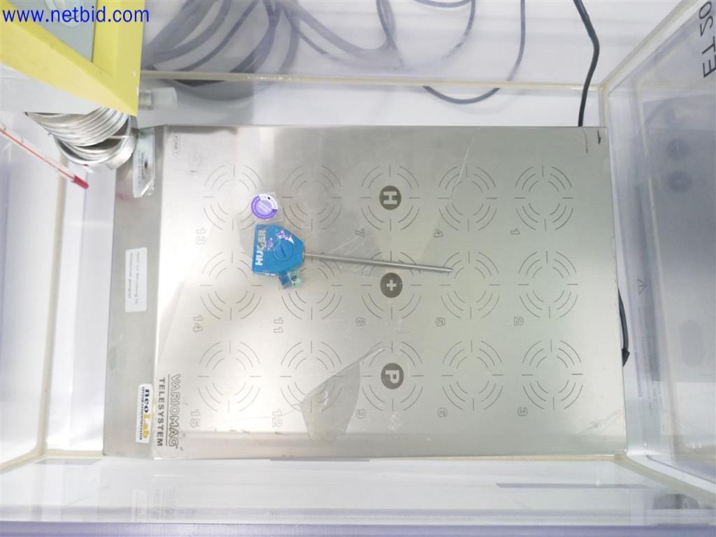 Gepflegte und umfangreiche Laborausstattung -5