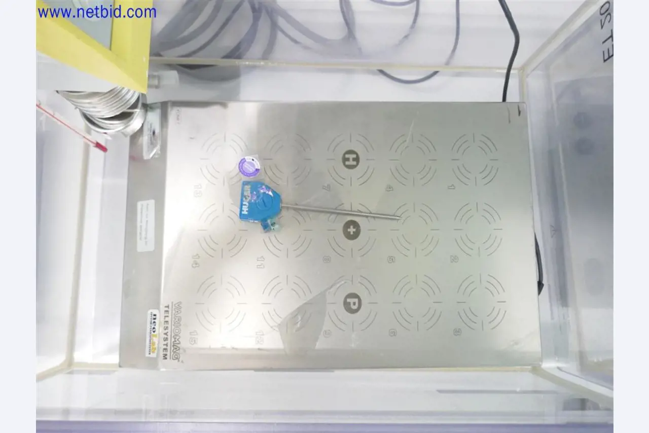 Gepflegte und umfangreiche Laborausstattung -5