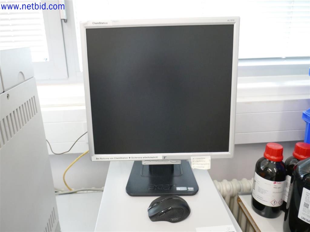 Equipamento de laboratório extenso e bem conservado-4