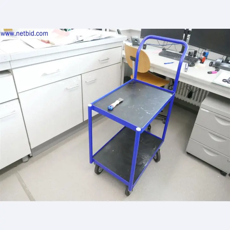 Equipos de laboratorio amplios y en buen estado-4