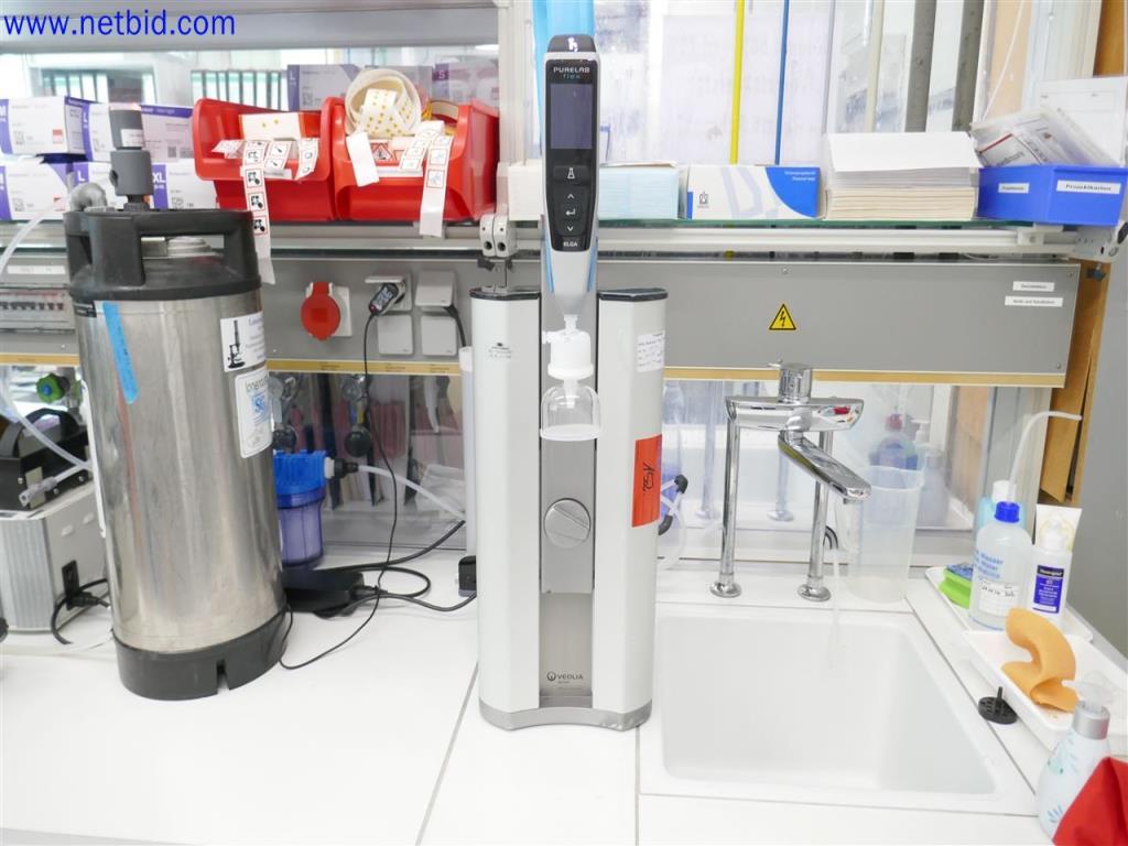 Dobrze utrzymany i bogaty sprzęt laboratoryjny-3