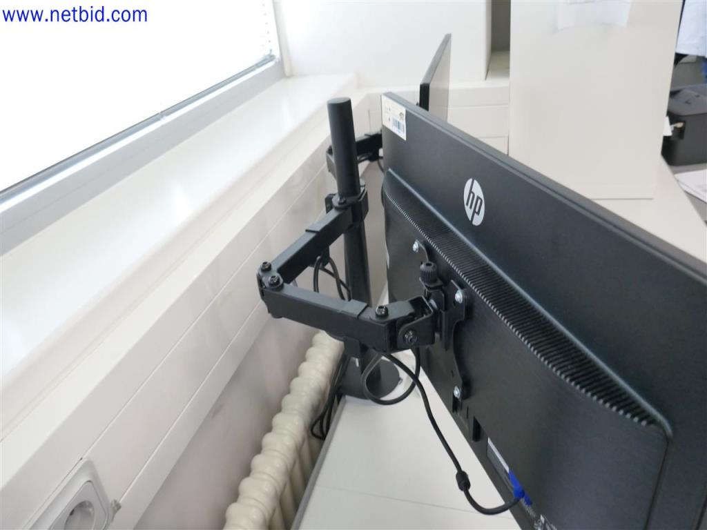 Equipos de laboratorio amplios y en buen estado-3