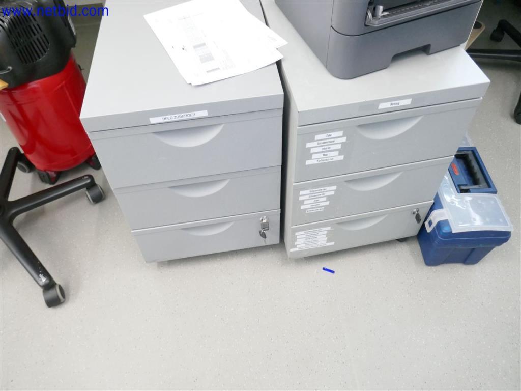 Dobře udržované a rozsáhlé laboratorní vybavení-4