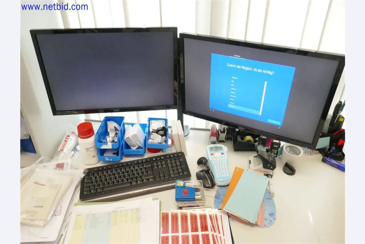 Dobře udržované a rozsáhlé laboratorní vybavení-1